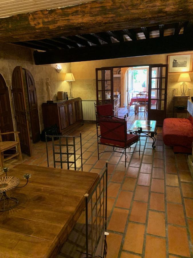 La Maison Sur La Place Aigues-Mortes Exteriör bild