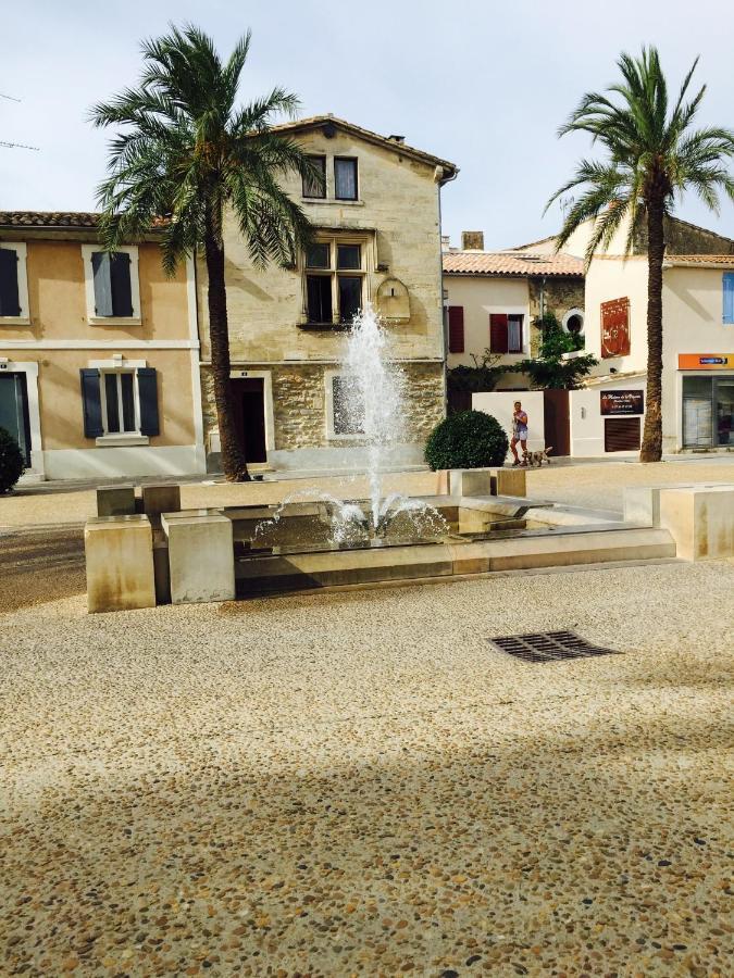 La Maison Sur La Place Aigues-Mortes Exteriör bild