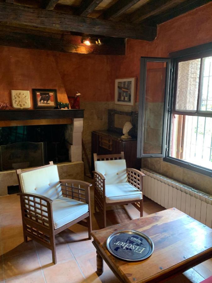 La Maison Sur La Place Aigues-Mortes Exteriör bild