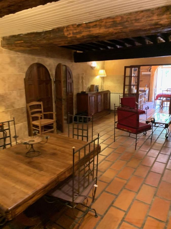 La Maison Sur La Place Aigues-Mortes Exteriör bild