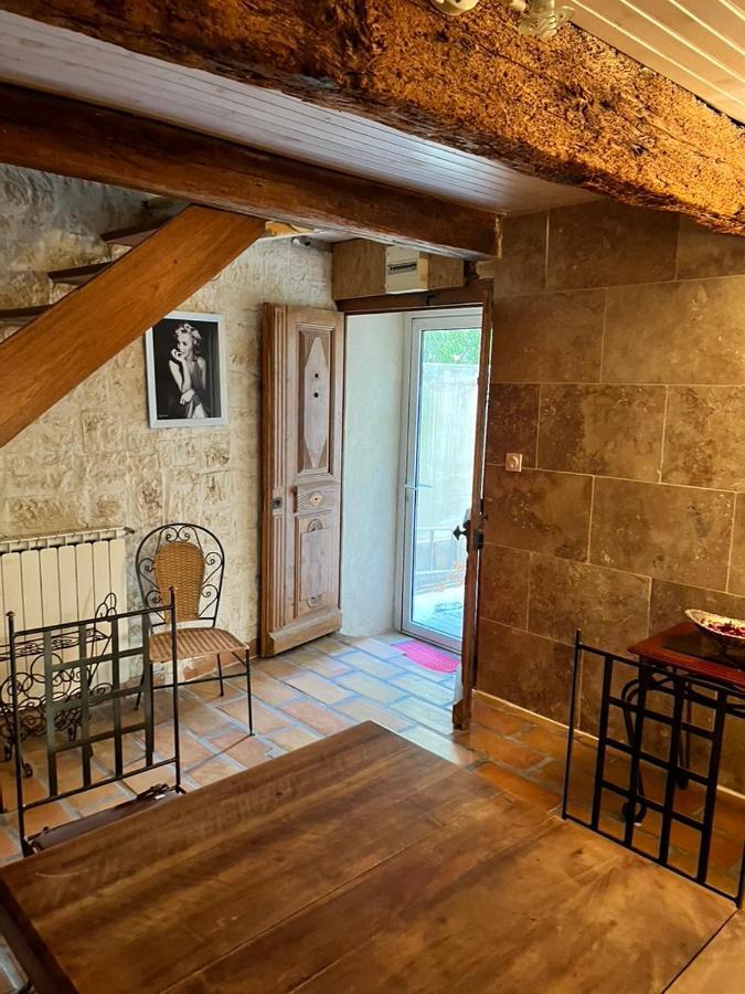 La Maison Sur La Place Aigues-Mortes Exteriör bild