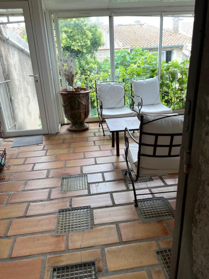 La Maison Sur La Place Aigues-Mortes Exteriör bild
